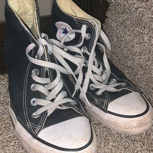 Black high top converse size 8 womens🤩🤩